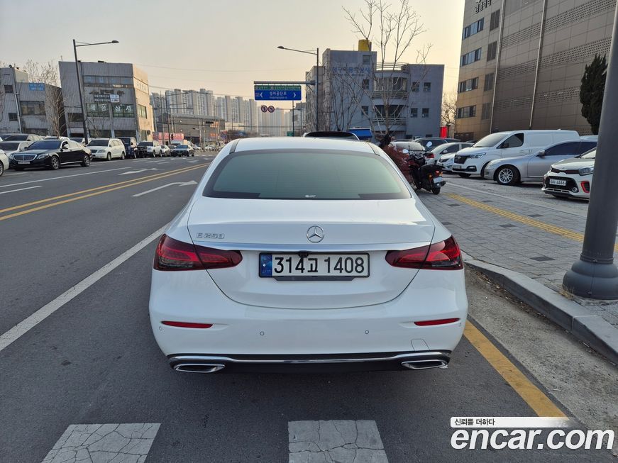 Mercedes-Benz E-Class 2021