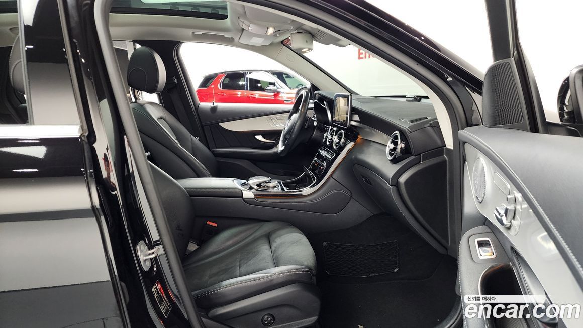 Mercedes-Benz GLC-Class 2019