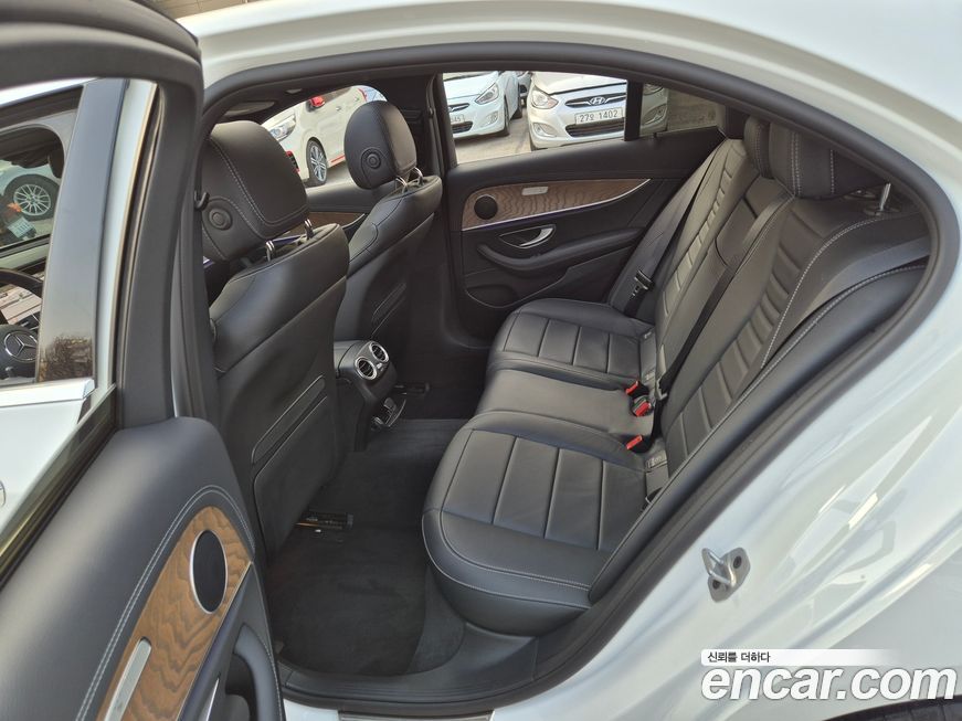 Mercedes-Benz E-Class 2021