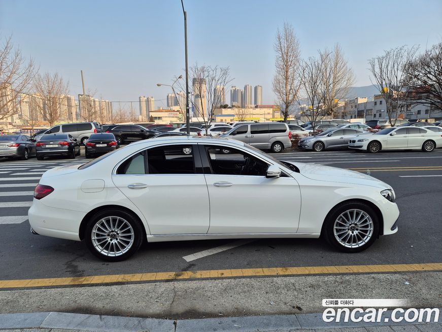 Mercedes-Benz E-Class 2021