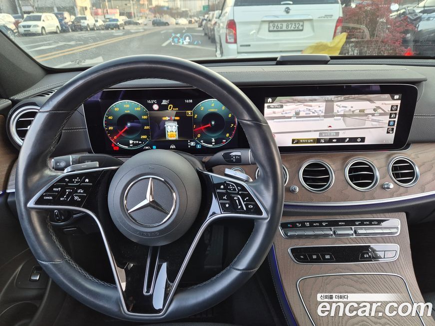 Mercedes-Benz E-Class 2021