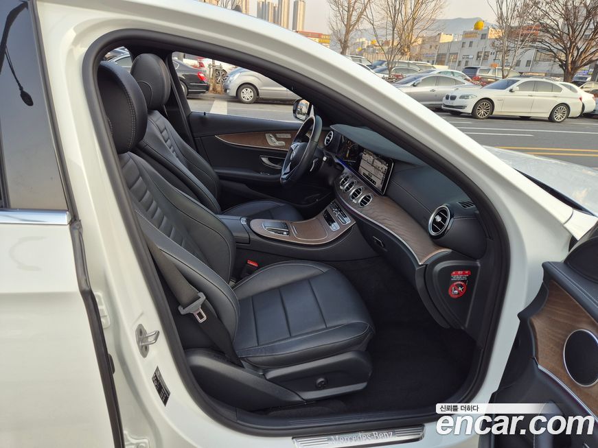 Mercedes-Benz E-Class 2021