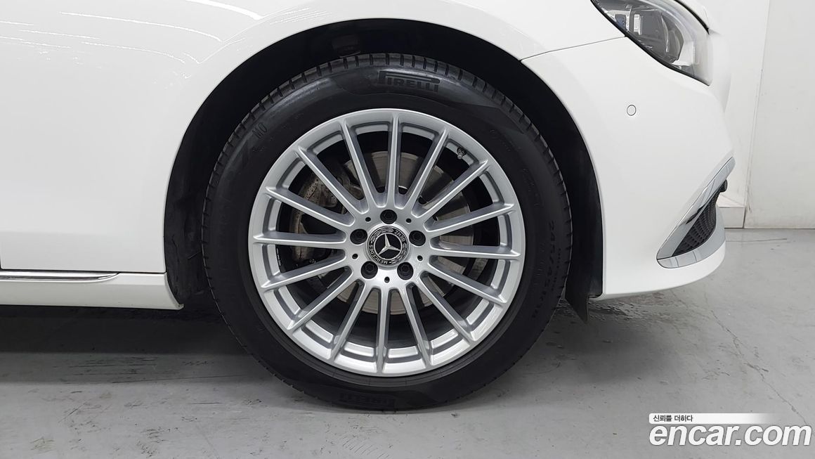 Mercedes-Benz E-Class 2021