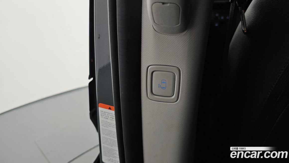 Hyundai Staria 2025