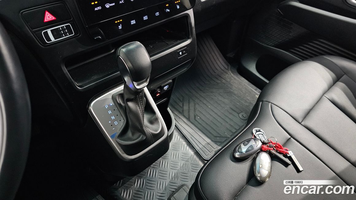 Hyundai Staria 2025