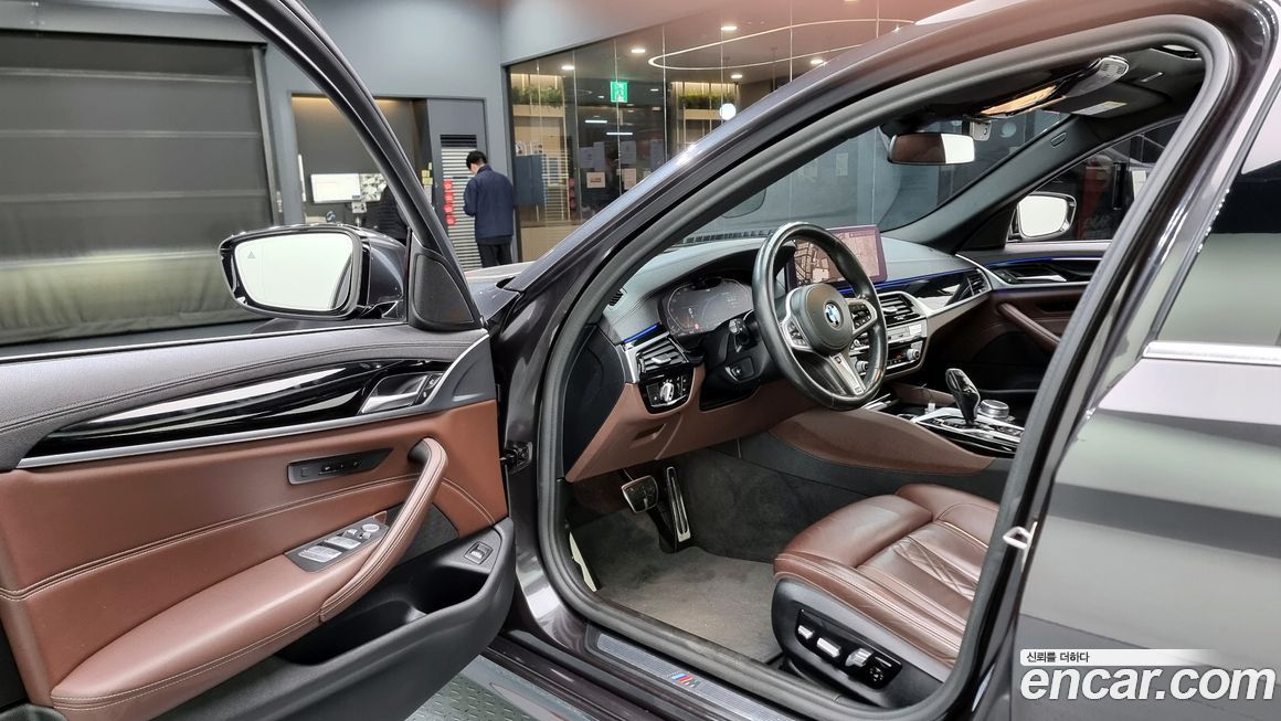 BMW 5-Series 2021