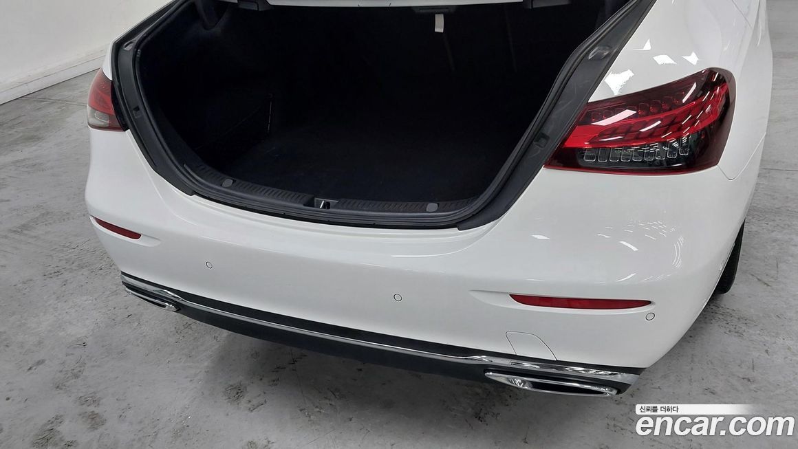 Mercedes-Benz E-Class 2021