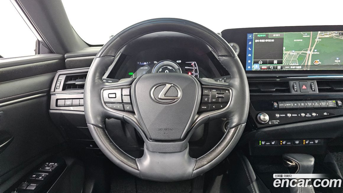Lexus ES 2023