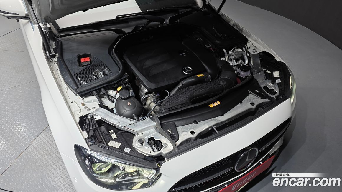 Mercedes-Benz E-Class 2022