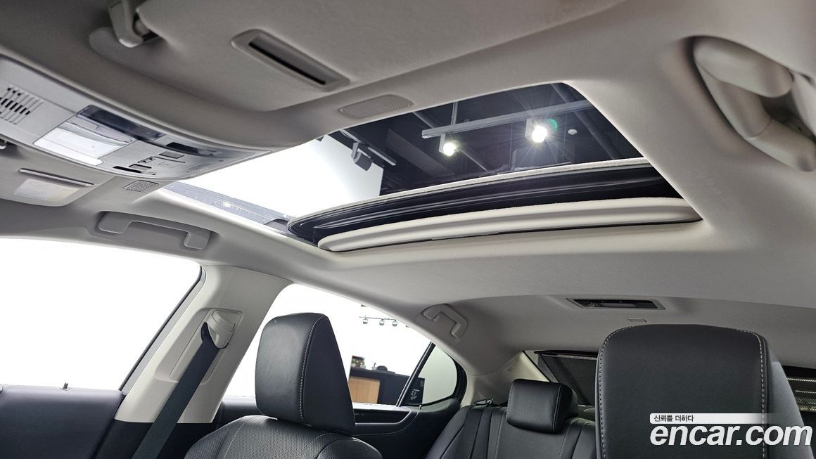 Lexus ES 2023