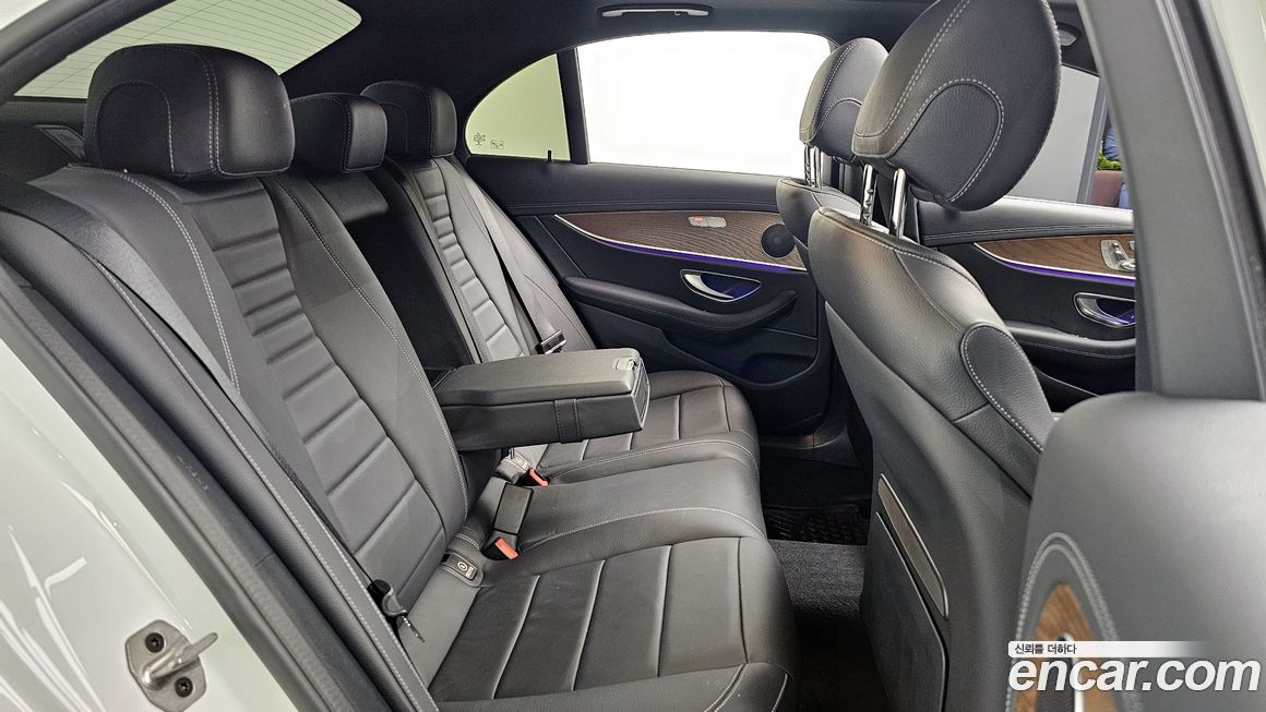 Mercedes-Benz E-Class 2023