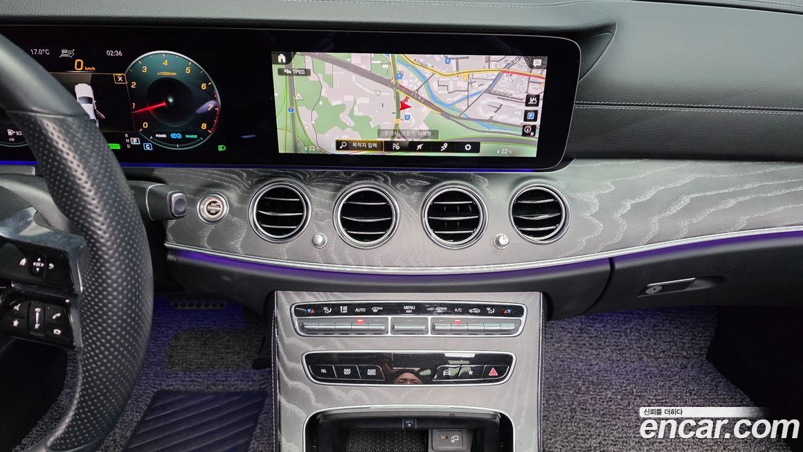 Mercedes-Benz E-Class 2022