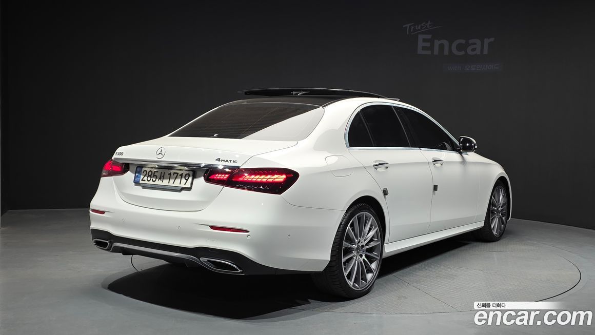 Mercedes-Benz E-Class 2022