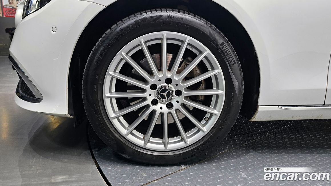 Mercedes-Benz E-Class 2023