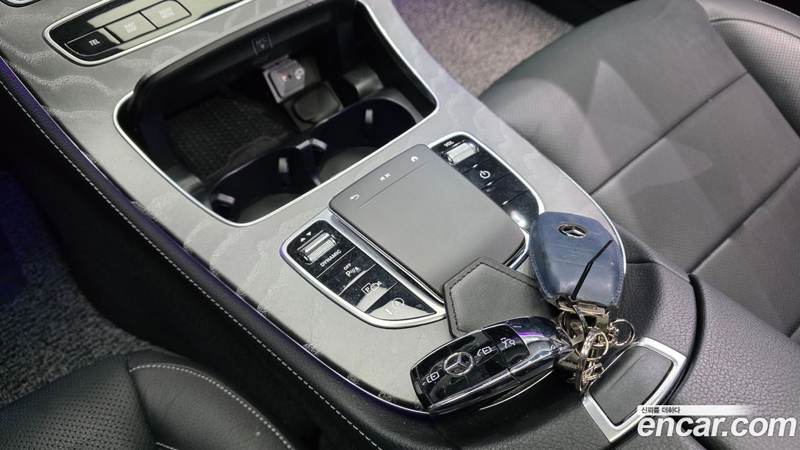 Mercedes-Benz E-Class 2022