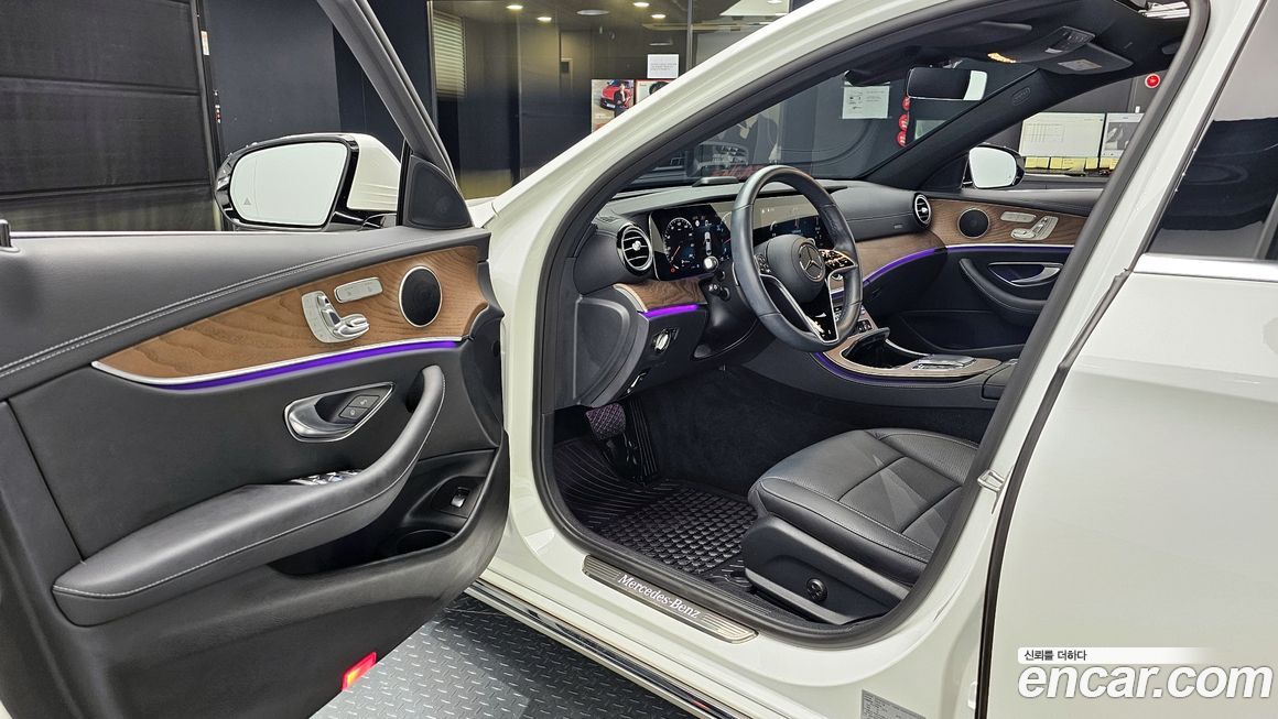 Mercedes-Benz E-Class 2023