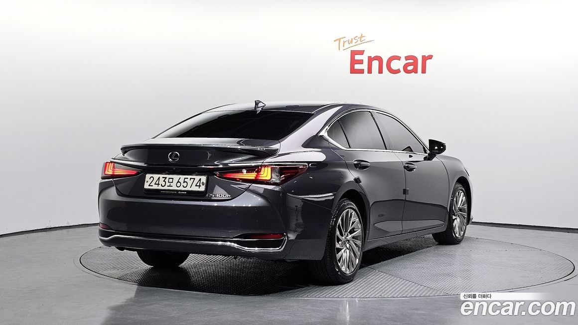 Lexus ES 2023