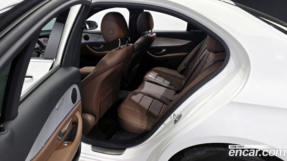 Mercedes-Benz E-Class 2021