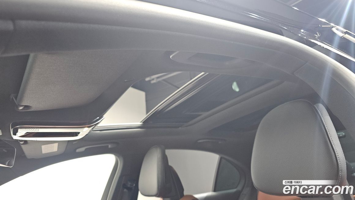 Mercedes-Benz C-Class 2023