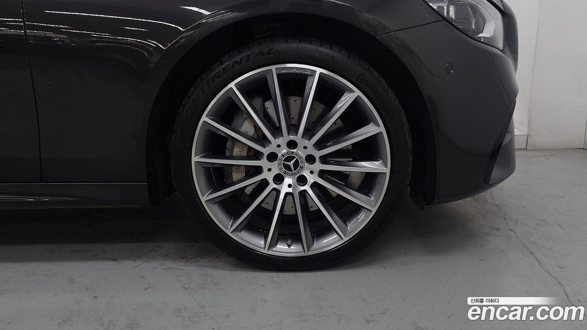 Mercedes-Benz E-Class 2022