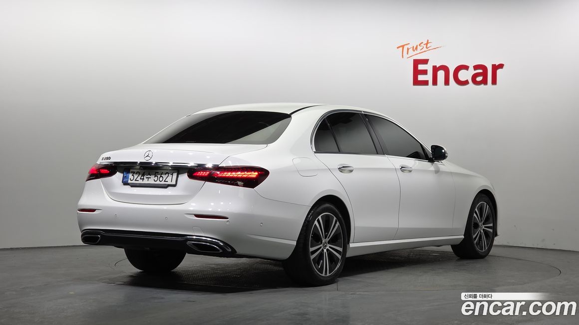 Mercedes-Benz E-Class 2021
