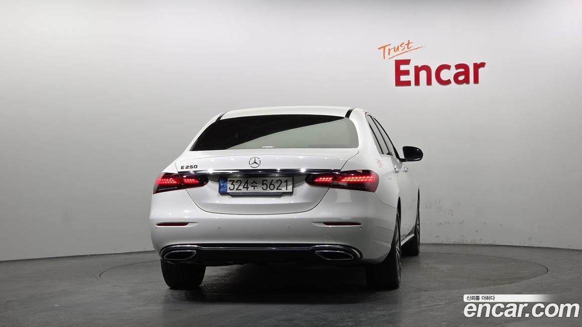 Mercedes-Benz E-Class 2021