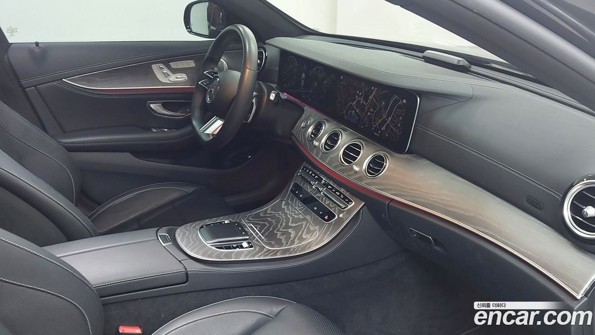 Mercedes-Benz E-Class 2022