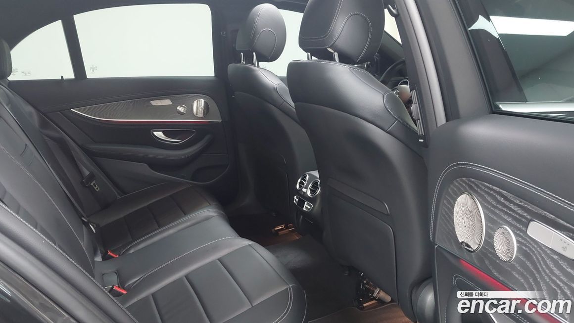 Mercedes-Benz E-Class 2022