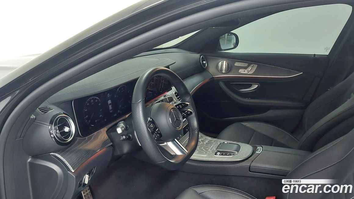 Mercedes-Benz E-Class 2022