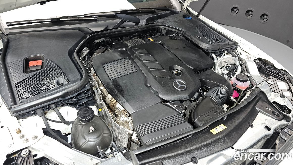 Mercedes-Benz E-Class 2022