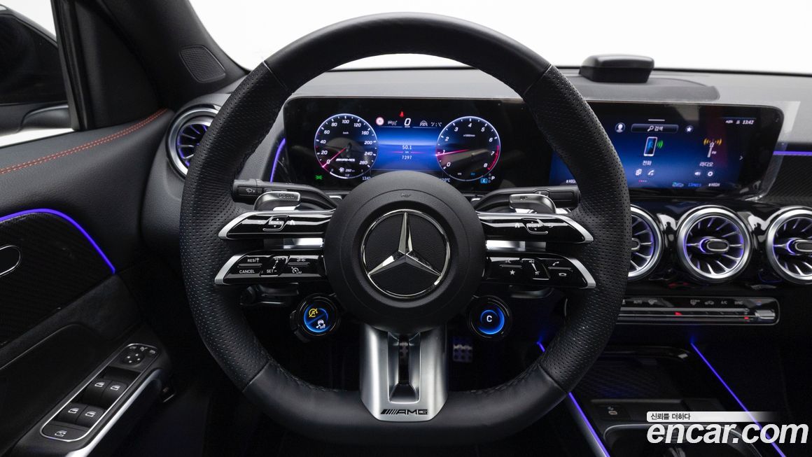 Mercedes-Benz GLB-Class 2025