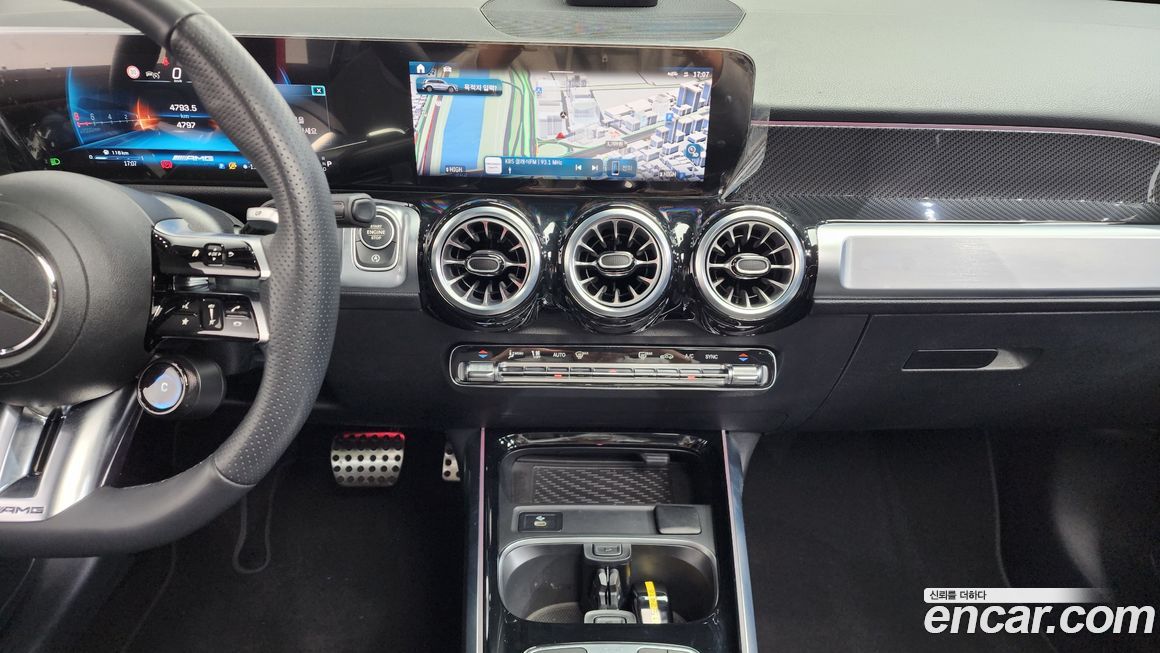 Mercedes-Benz GLB-Class 2025