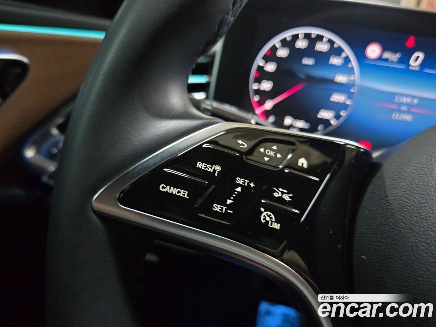 Mercedes-Benz E-Class 2025