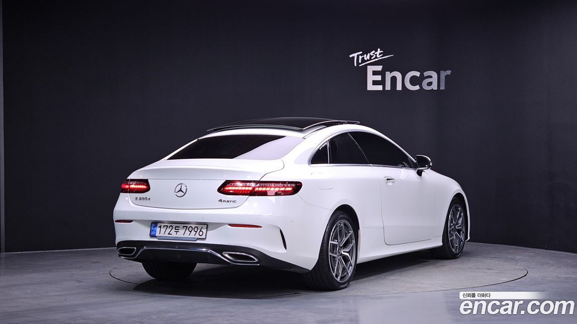 Mercedes-Benz E-Class 2022