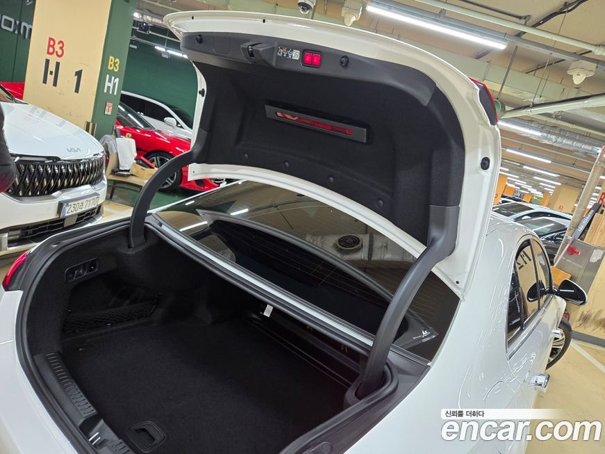 Mercedes-Benz E-Class 2025