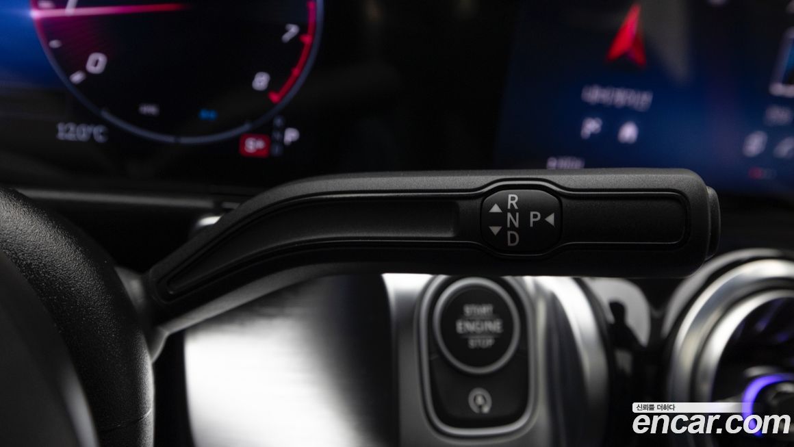 Mercedes-Benz GLB-Class 2025