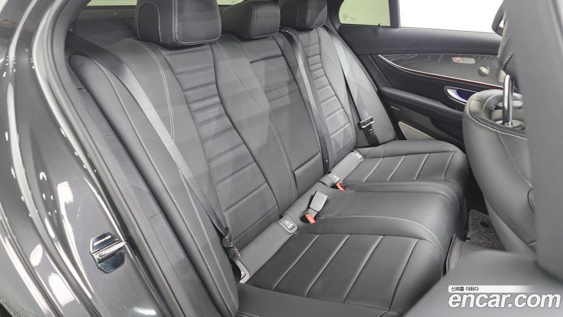 Mercedes-Benz E-Class 2023