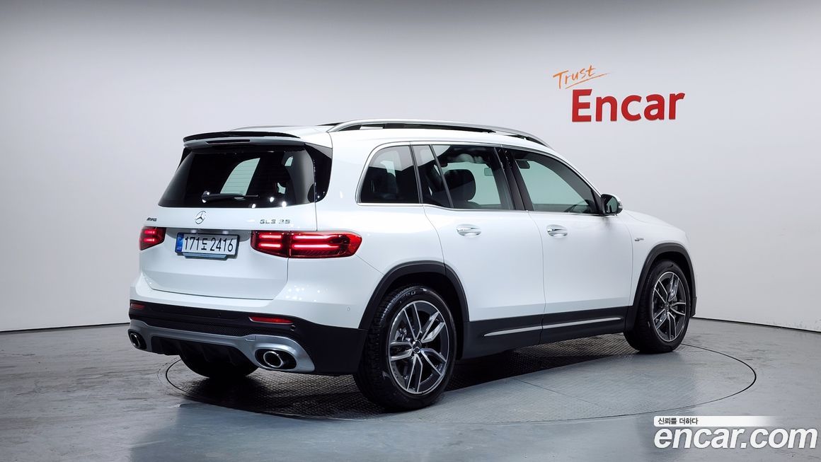 Mercedes-Benz GLB-Class 2025