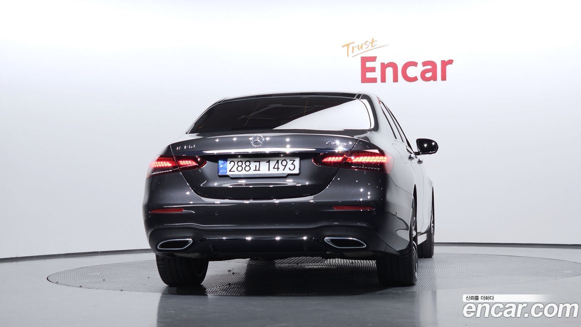 Mercedes-Benz E-Class 2023