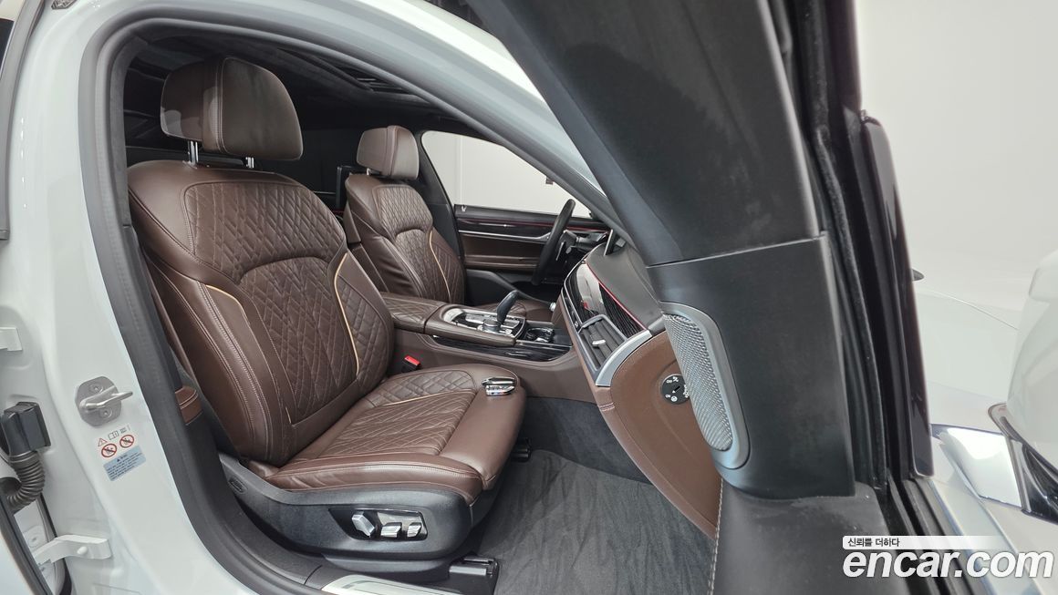 BMW 7-Series 2021