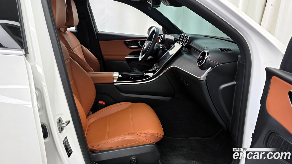 Mercedes-Benz GLC-Class 2024