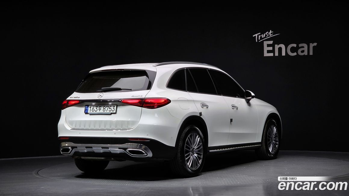 Mercedes-Benz GLC-Class 2024