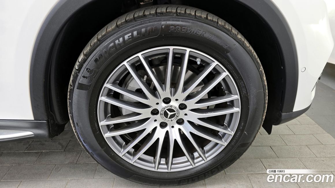 Mercedes-Benz GLC-Class 2024