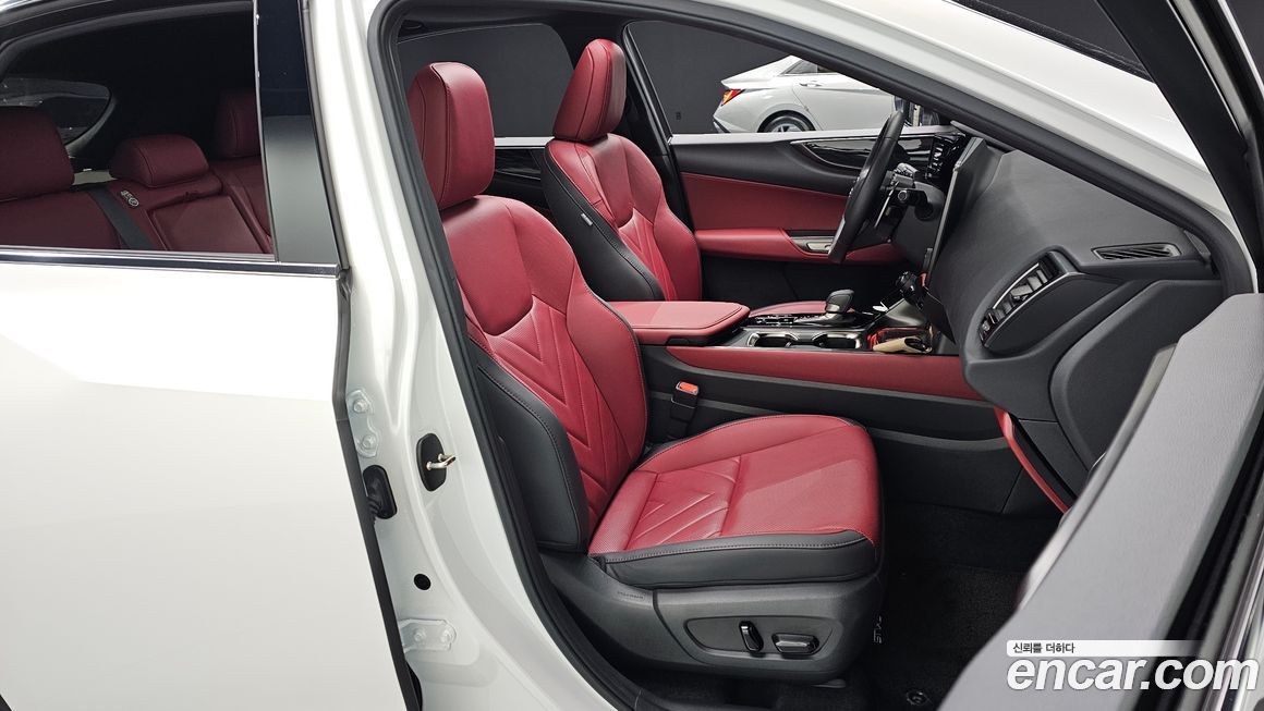 Lexus NX 2025