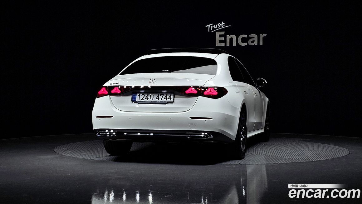 Mercedes-Benz E-Class 2025