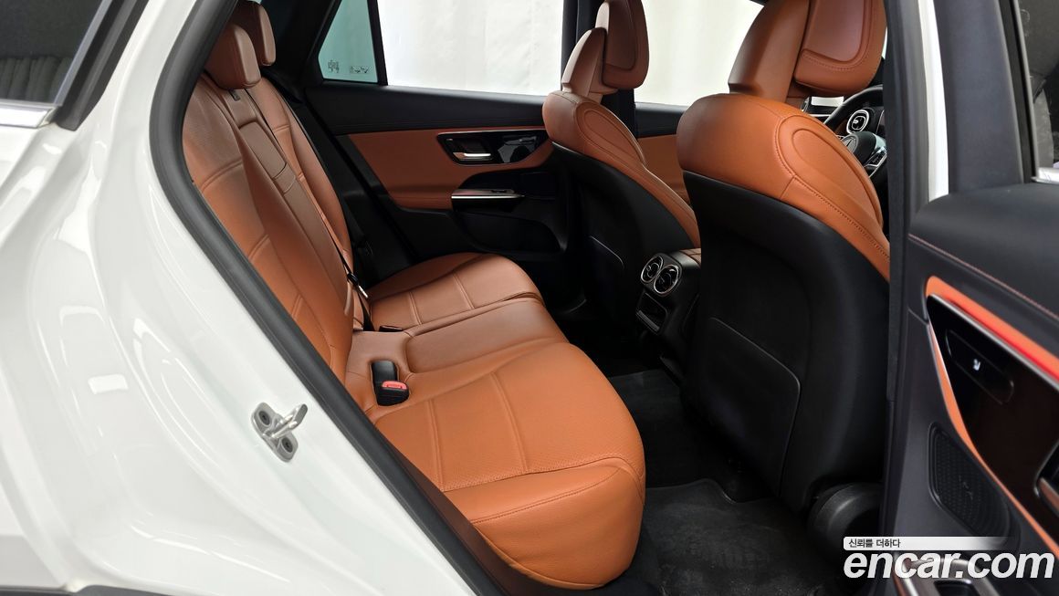 Mercedes-Benz GLC-Class 2024