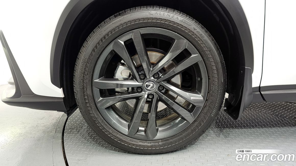 Lexus NX 2025