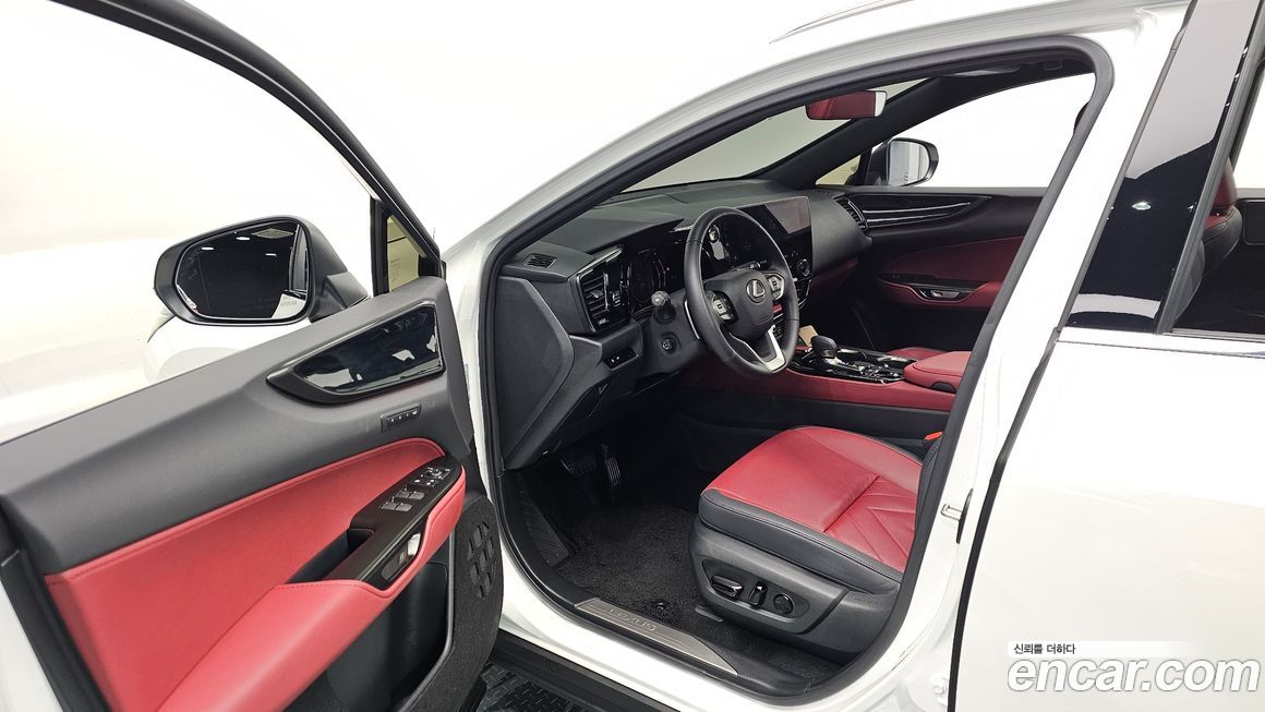 Lexus NX 2025