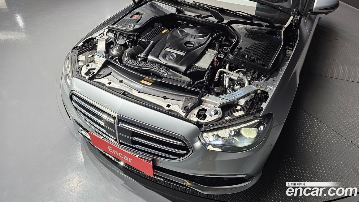 Mercedes-Benz E-Class 2022