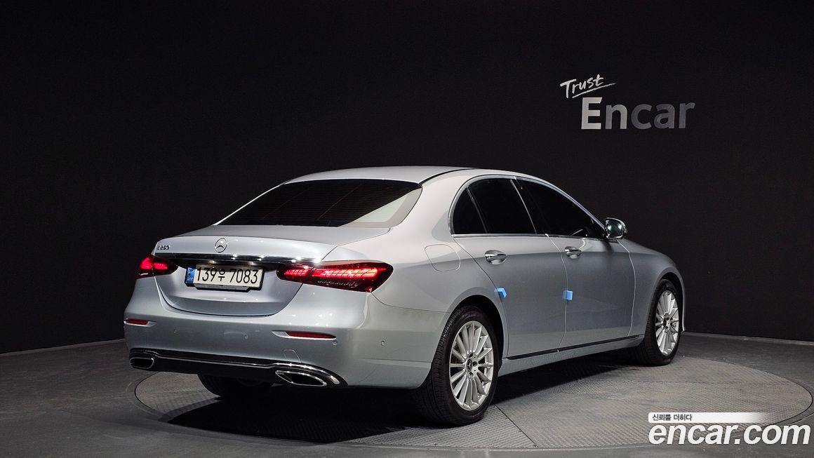 Mercedes-Benz E-Class 2022